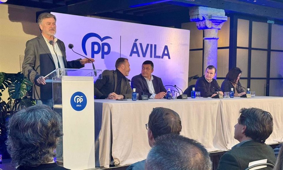 El Secretario Del Partido Popular En Castilla Y León, Francisco Vázquez, En La Clausura De La Reunión De La Junta Directiva Provincial Del PP De Ávila.