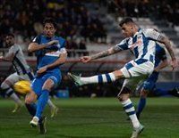 El líder Leganés sobrevive con uno menos ante el Amorebieta