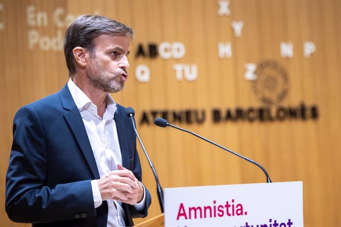 Archivo - El exdiputado de En Comú Podem Jaume Asens interviene durante el acto de Sumar-Comuns para presentar su dictamen jurídico sobre la amnistía