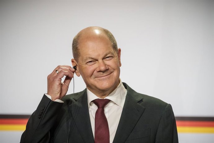 Archivo - 22 January 2023, France, Paris: German Chancellor Olaf Scholz attends a a press conference with President of France Emmanuel Macron after the Franco-German Council of Ministers to mark the 60th anniversary of the Elysee Treaty. The Elysee Trea