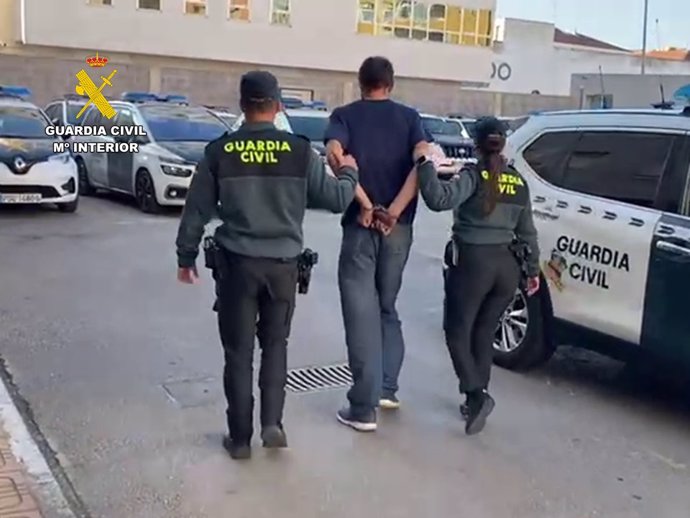 Detenido dos veces dos semanas seguidas por robar dos coches y sustraer en una casa y en una obra en Torrevieja y Guardamar