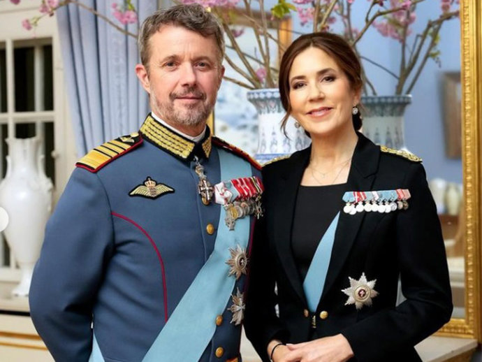 Los Reyes Federico y Mary han presidido su primera cena de gala tras su coronación