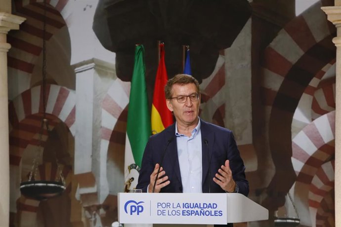 El presidente del PP, Alberto Núñez Feijóo, interviene durante la clausura el acto de presentación de la 'Declaración de Córdoba' en el Palacio de Congresos, a 10 de marzo de 2024 en Córdoba (Andalucía, España). El presidente del PP, Alberto Núñez Feijó