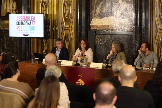 La primera tinent d'alcalde, Laia Bonet a la sessió de tornada de l'Assemblea Ciutadana pel Clima