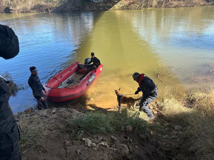 La Policía prosigue la búsqueda, en las inmediaciones de la depuradora, de Javier Márquez