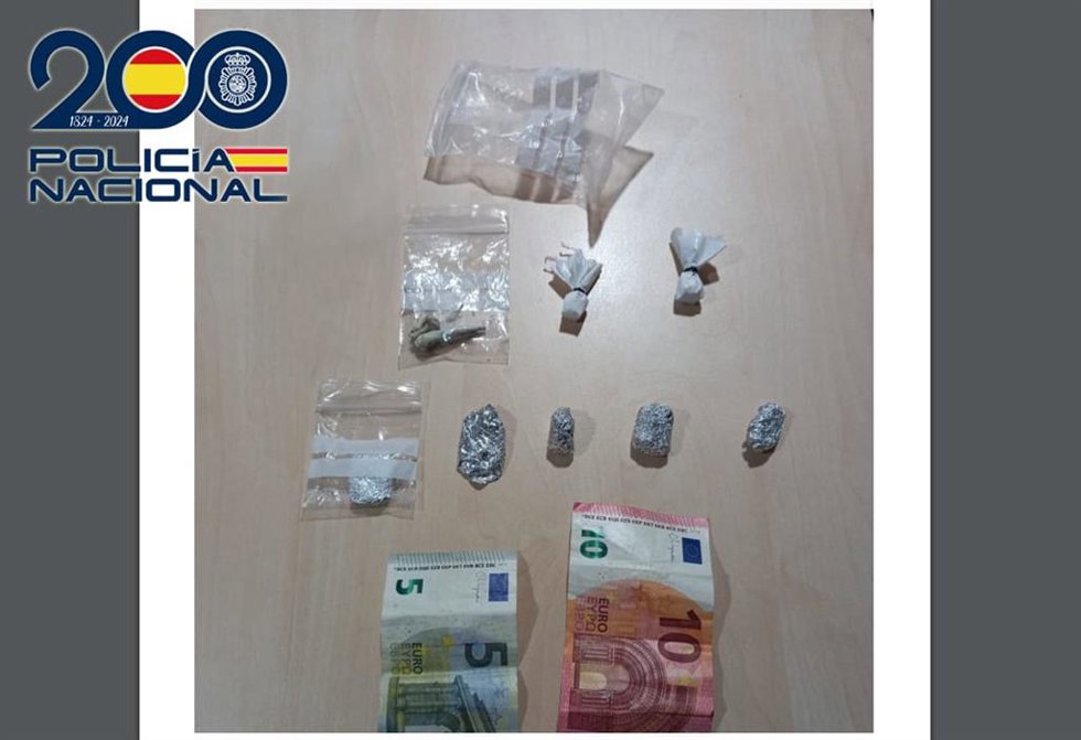 Droga y dinero intervenido al joven en Salamanca