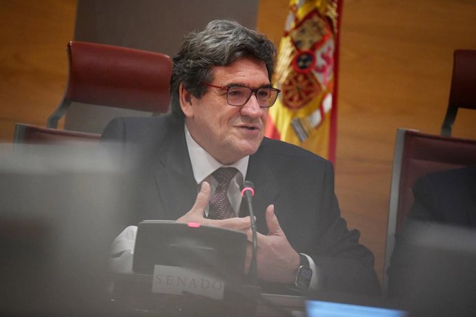 El ministro para la Transformación Digital y de la Función Pública, José Luis Escrivá, durante la Comisión de Transformación Digital, en el Senado, a 7 de marzo de 2024, en Madrid (España). Durante la comisión, Escrivá ha informado sobre las líneas gene