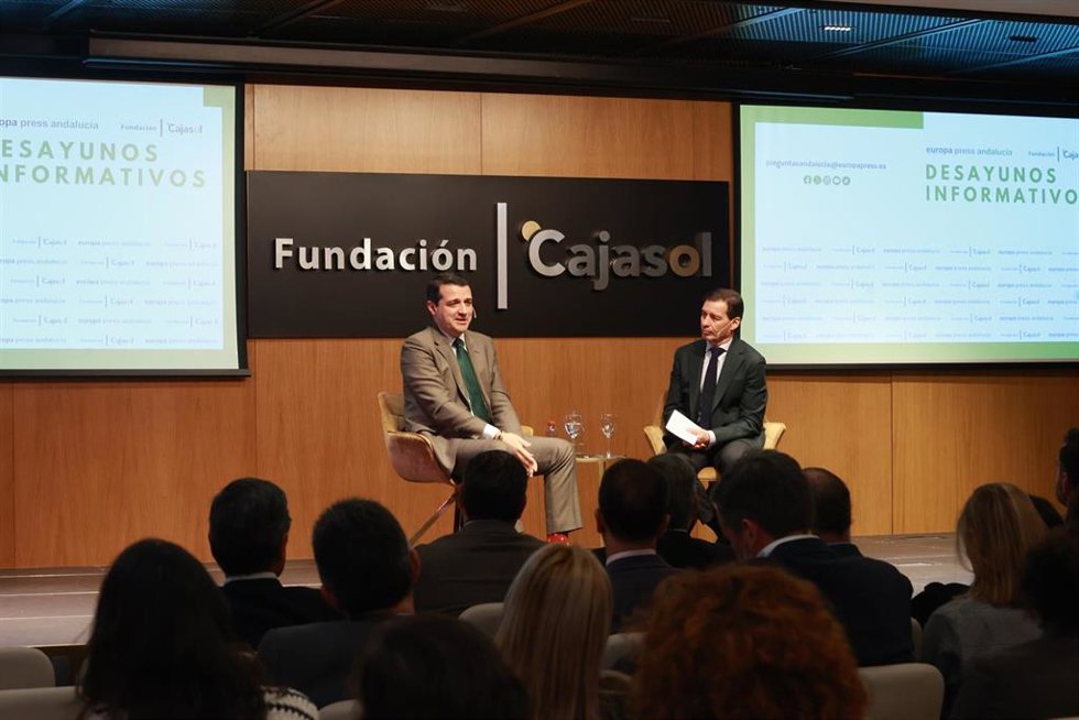 El presidente de la Federación Andaluza de Municipios y Provincias (FAMP) y alcalde de Córdoba, José María Bellido, durante los desayunos informativos de Europa Press Andalucía  en la sede de la Fundación Cajasol, a 12 de marzo de 2024.