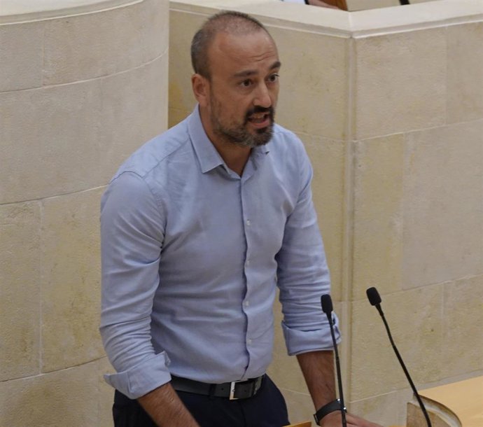 El diputado del PRC y portavoz en materia de Transportes, Javier López Estrada