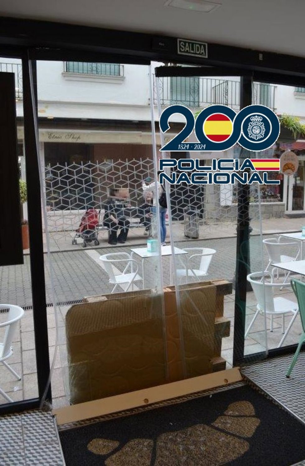Cinco detenidos por robos con fuerza en comercio de Estepona
