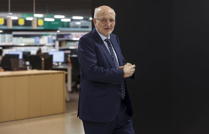 El presidente de Mercadona, Juan Roig, tras una rueda de prensa para informar sobre la situación actual y futura de Mercadona, a 12 de marzo de 2024, en Paterna, Valencia, Comunidad Valenciana (España). Mercadona ha aumentado en un 40 por ciento sus ben