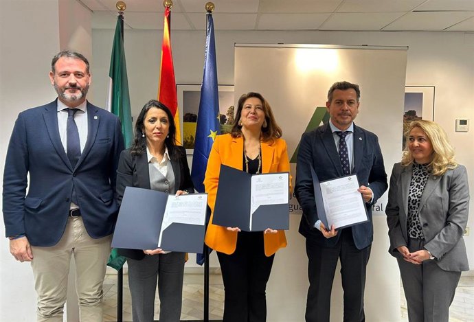 Firma de acuerdo de colaboración entre la Junta de Andalucía, Coitand e Ifapa