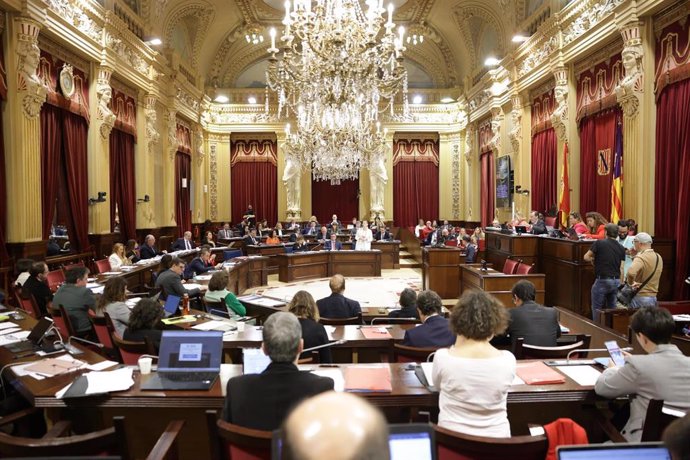 Vista del pleno del Parlament.