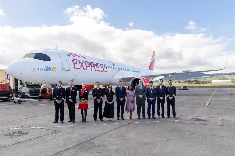 Iberia Express e Iberia reciben en Tenerife el premio a las aerolíneas más puntuales de europa
