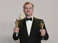 La astronómica suma que cobra Christopher Nolan por Oppenheimer (con bonus por los Oscar)