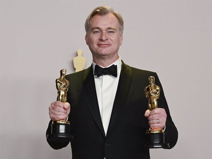 ¿Cuánto Ha Cobrado Christopher Nolan Por Oppenheimer?