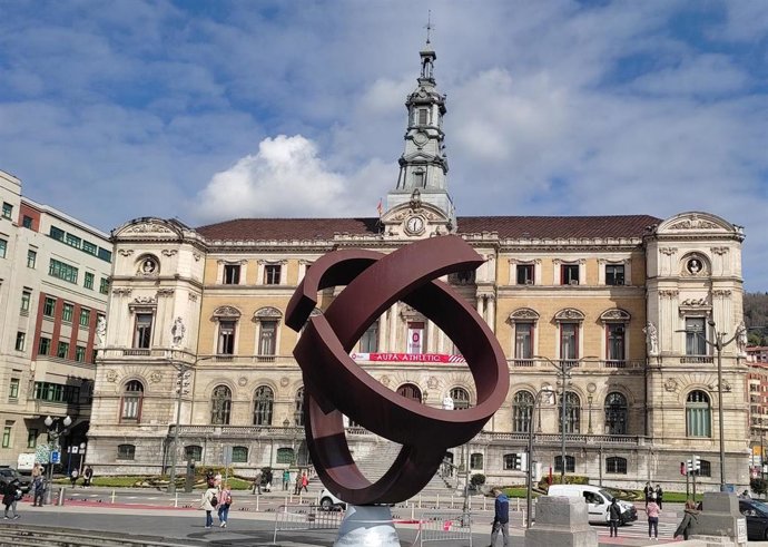 Pancarta de apoyo al Athletic Club en el Ayuntamiento de Bilbao