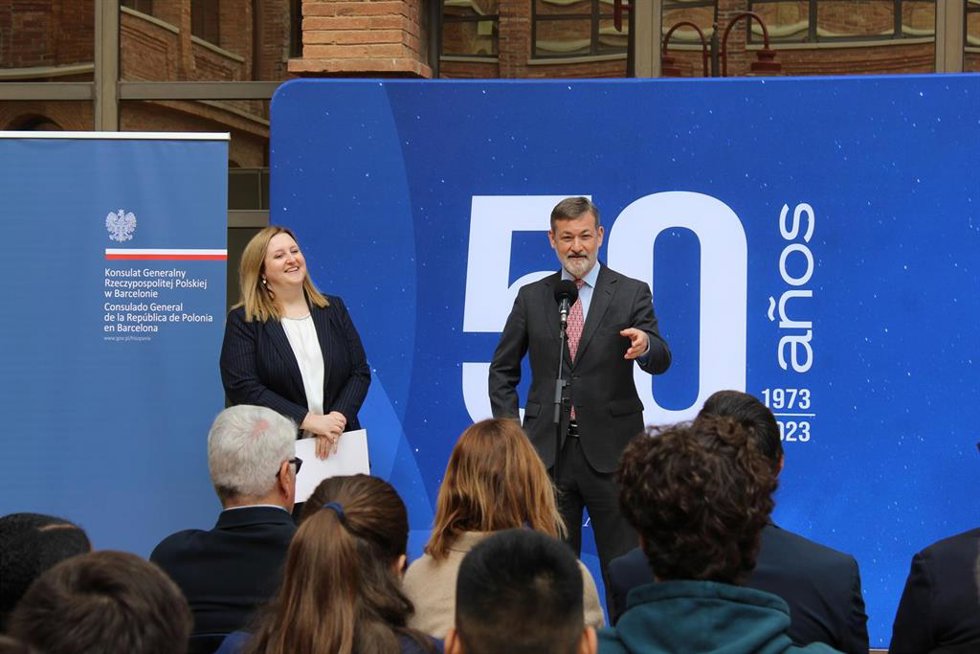 La cónsul general de Polonia en Barcelona, Ilona Kaldonska, y el rector de la UAO CEU, Rafael Rodríguez-Ponga