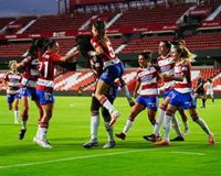 El Granada CF-Atlético de Madrid de fútbol femenino se convierte en un homenaje a la mujer deportista