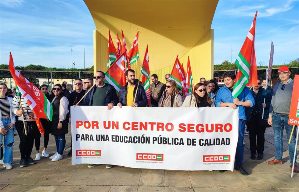Concentración de CCOO en Dos Hermanas