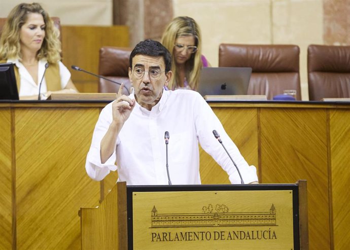 Archivo - El diputado del PSOE-A Mario Jiménez, en el Pleno del Parlamento andaluz. (Foto de archivo).