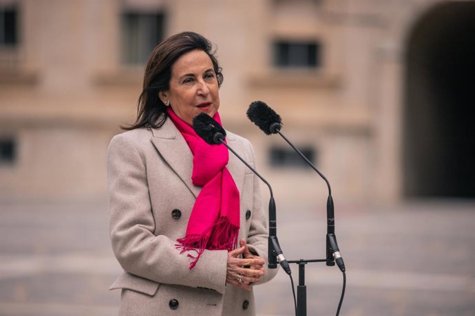 La ministra de Defensa, Margarita Robles, interviene durante el acto de homenaje a los caídos en la guerra de Ucrania, en la Academia de Infantería, a 24 de febrero de 2024, en Toledo, Castilla-La Mancha (España).