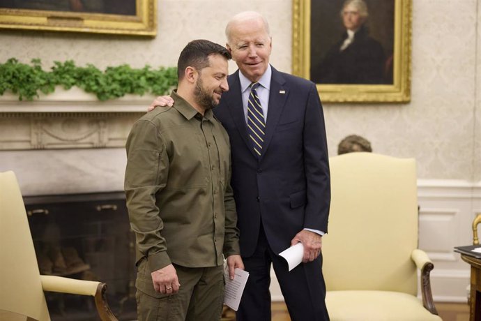 Archivo - El presidente de Ucrania, Volodimir Zelenski, junto a su homólogo estadounidense, Joe Biden, durante una visita a la Casa Blanca.