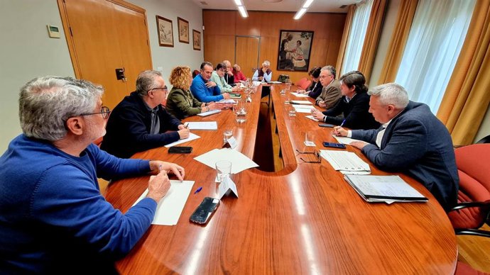 El delegado del Gobierno en Extremadura, José Luis Quintana, se reúne con representantes de organizaciones agrarias.