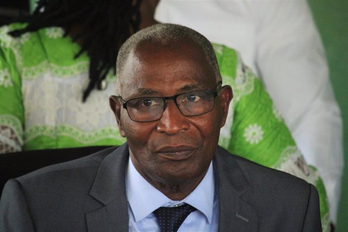 Archivo - El primer ministro de Guinea, Amadou Oury Bah
