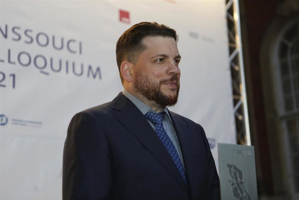 Archivo - Leonid Volkov, jefe de campaña del fallecido Alexei Navalni, recibe un premio en Alemania en nombre del opositor ruso (archivo)