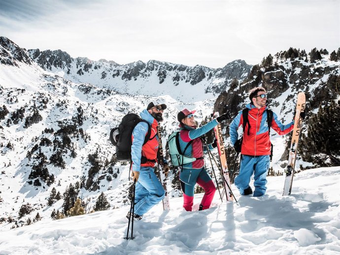 Archivo - En Grandvalira Resorts hay infinidad de planes si te encanta la nieve y todavía no eres un perfecto esquiador