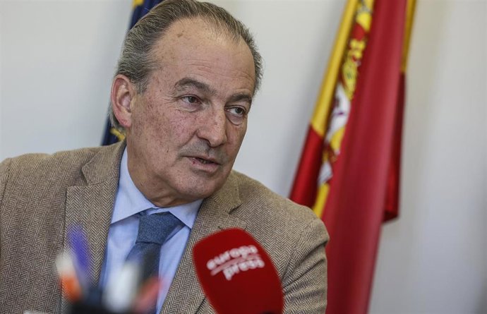 El conseller de Agricultura, Ganadería, Pesca y Alimentación de la Comunidad Valenciana, José Luis Aguirre, durante una entrevista para Europa Press