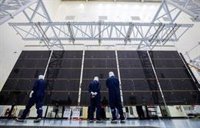 La NASA extiende paneles solares de su mayor nave planetaria