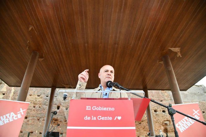 El secretario general del PSOE de Ceuta, Juan Gutiérrez, en una imagen de la última campaña electoral autonómica