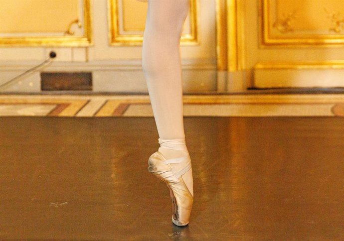 Archivo - El pie de una bailarina (archivo)