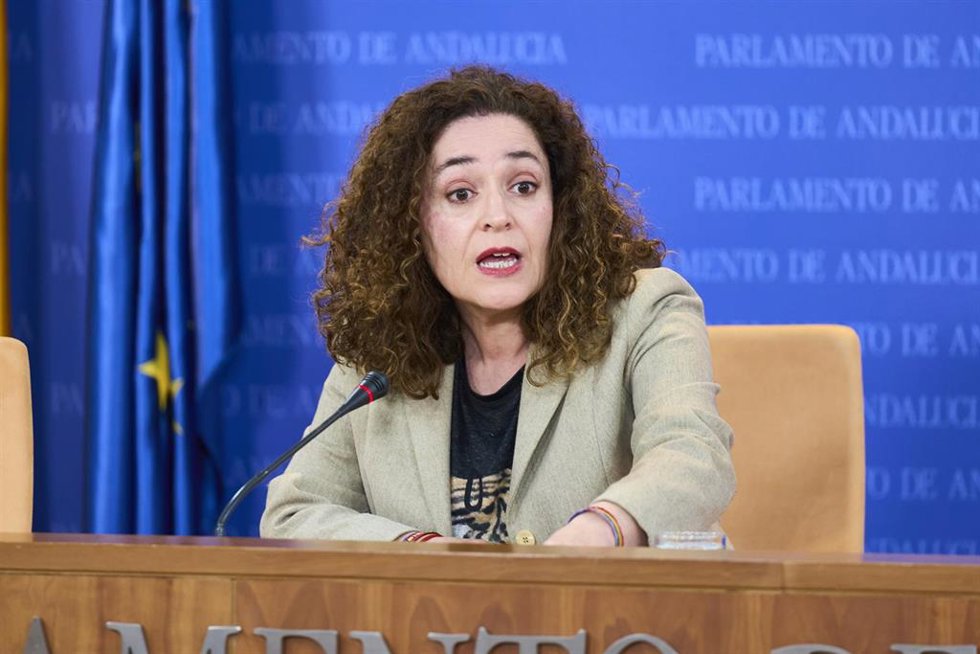 La portavoz del Grupo Por Andalucía, Inmaculada Nieto, durante la ronda de ruedas de prensa de portavoces de los grupos parlamentarios en el Parlamento de Andalucía, a 13 de marzo de 2024 en Sevilla (Andalucía, España). Los portavoces de los grupos parl