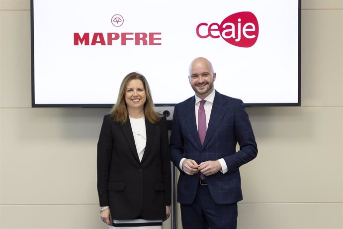 La CEO de Mapfre Iberia, Elena Sanz, y el presidente de Ceaje, Fermín Albaladejo.