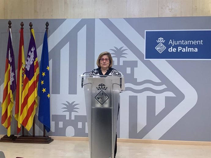 La portavoz del Ayuntamiento de Palma, Mercedes Celeste, en rueda de prensa.