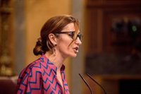 Mónica García no ve "cacería" contra Ayuso y le urge a explicar por qué su entorno está siempre en "mordidas"