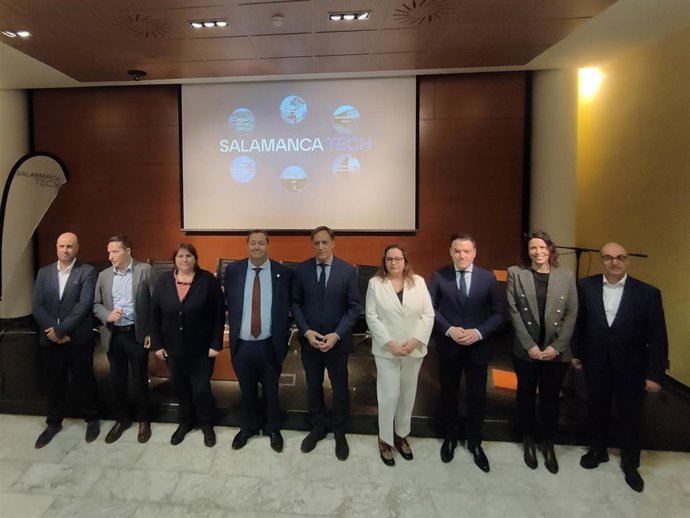 Expertos y representantes institucionales participantes en la jornada de Salamanca Tech