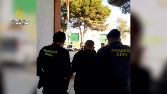 Catorce detenidos en una operación contra una trama que se lucraba de contratos irregulares de repatriación de cadáveres.