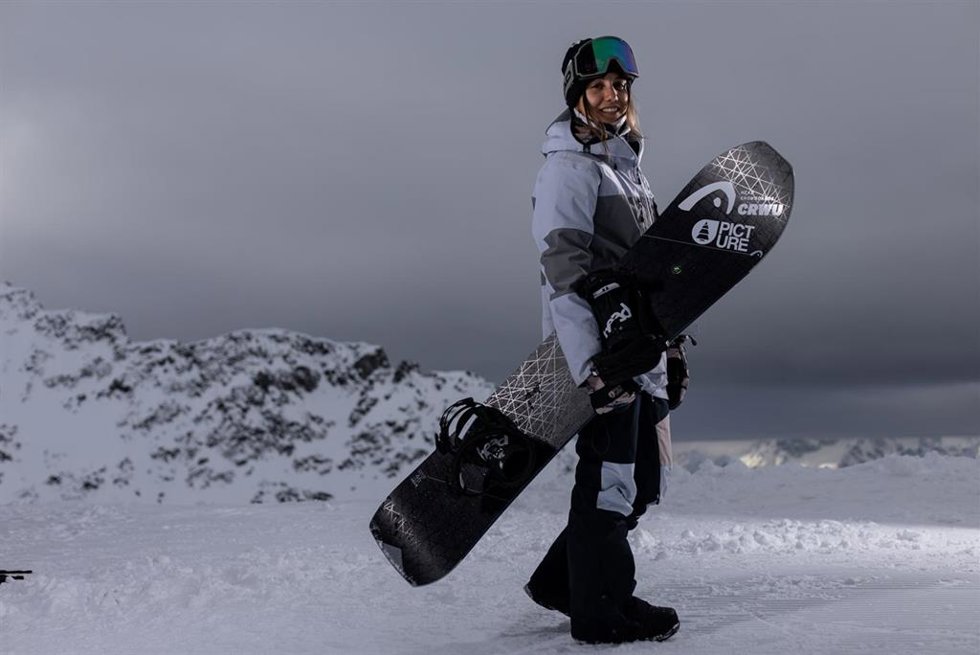 Archivo - La 'rider' española Nuria Castán defiende su liderato este jueves en el Freeride World Tour en Austria.