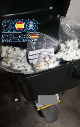 Moto con dosis de cocaína dentro.
