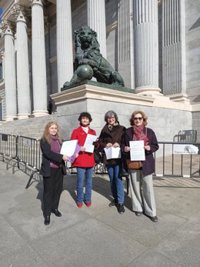 Familias Diversas exigen incluir en la Ley a las homomarentales y mismos derechos para parejas de hecho que casadas