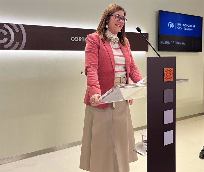 Archivo - La portavoz de Educación del PP en las Cortes de Aragón, Susana Gaspar, en rueda de prensa