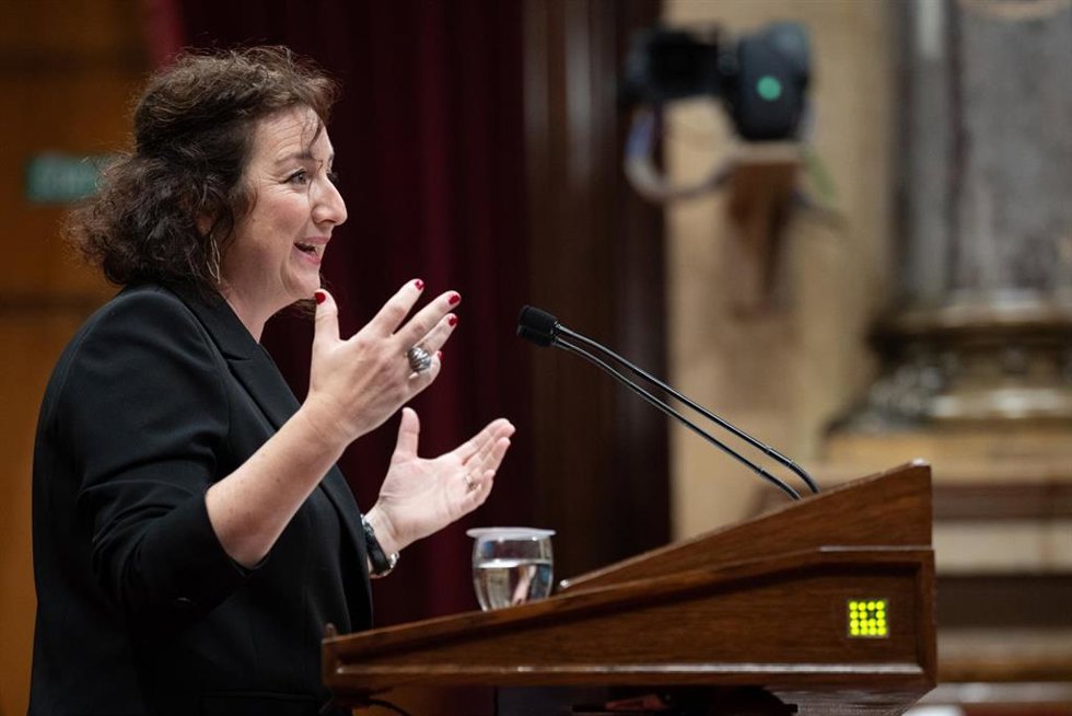 La portavoz del PSC en el Parlament, Alícia Romero, interviene durante el pleno del debate a la totalidad de Presupuestos 2024 en el Parlament, a 13 de marzo de 2024