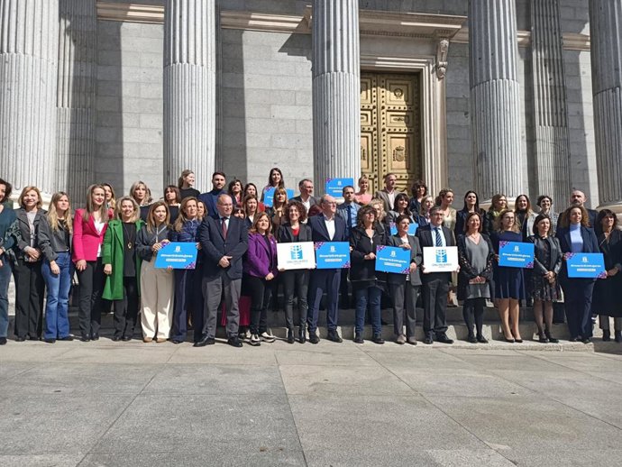 ONU Mujeres frente al Congreso de los Diputados.