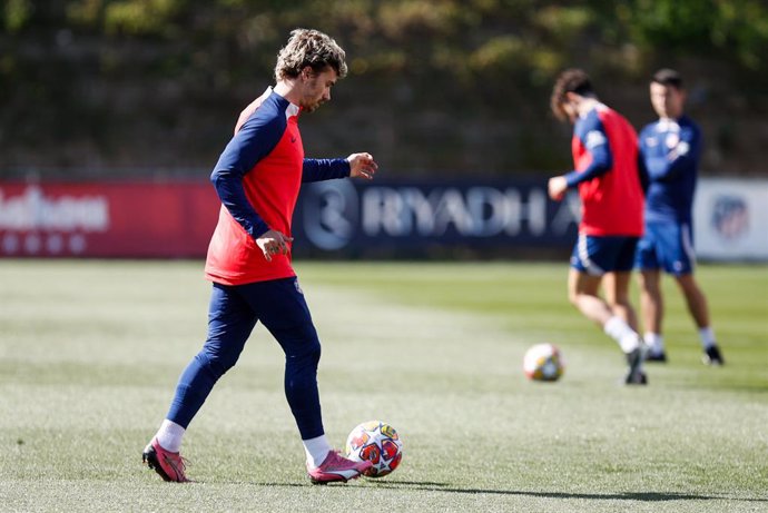 Antoine Griezamann entrenando con el Atlético de Madrid