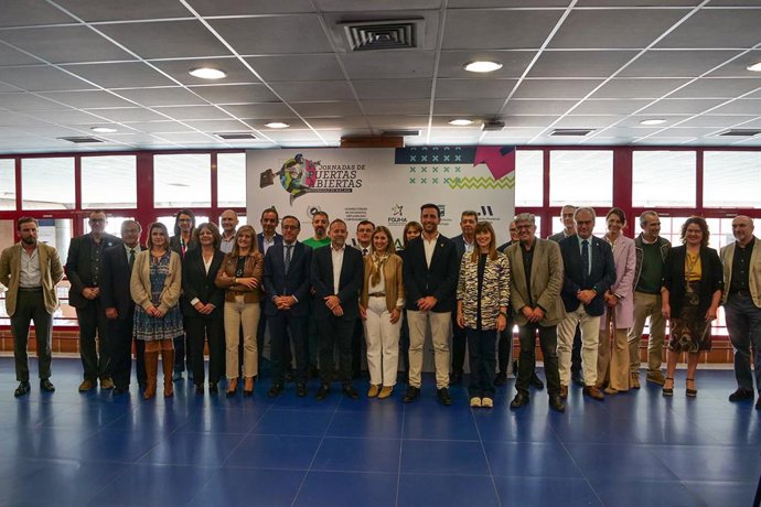 Foto de familia en las jornadas de puertas abiertas de la UMA