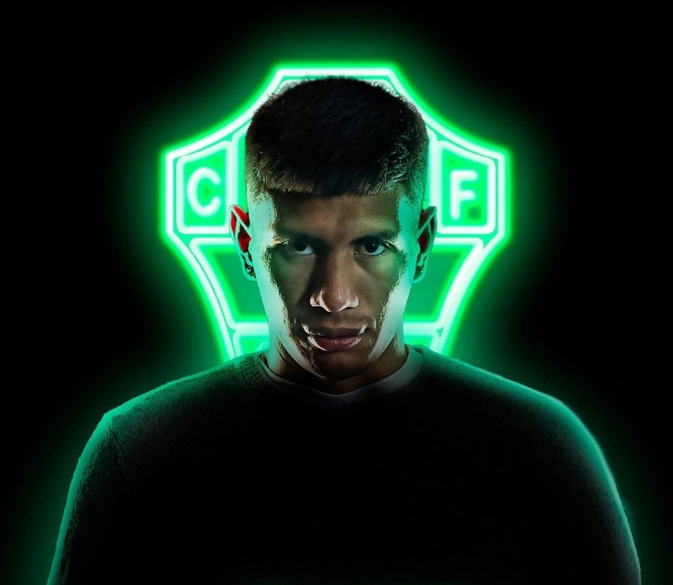 El Elche CF acuerda el traspaso de Nico Castro con el KRC Genk y le renueva hasta 2028.